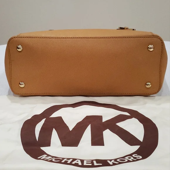 Michael Kors Jet Set East West Saffiano Leather Tote - Picture 9 of 16